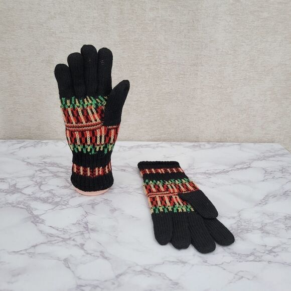 Vintage Handknit Gloves Black with Green Red Cream Nordic Fair Isle Designs - Picture 4 of 12